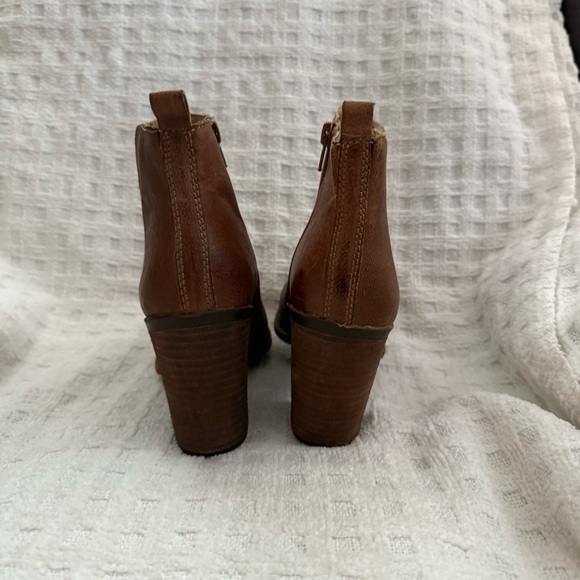 Lucky Brand Sassa Leather Heeled Boot - Picture 4 of 15